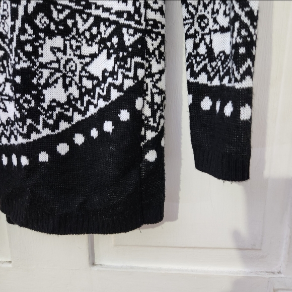 Urban Outfitters Black & White Celestial Intarsia Open Front Cardigan Sweater - Picture 4 of 8